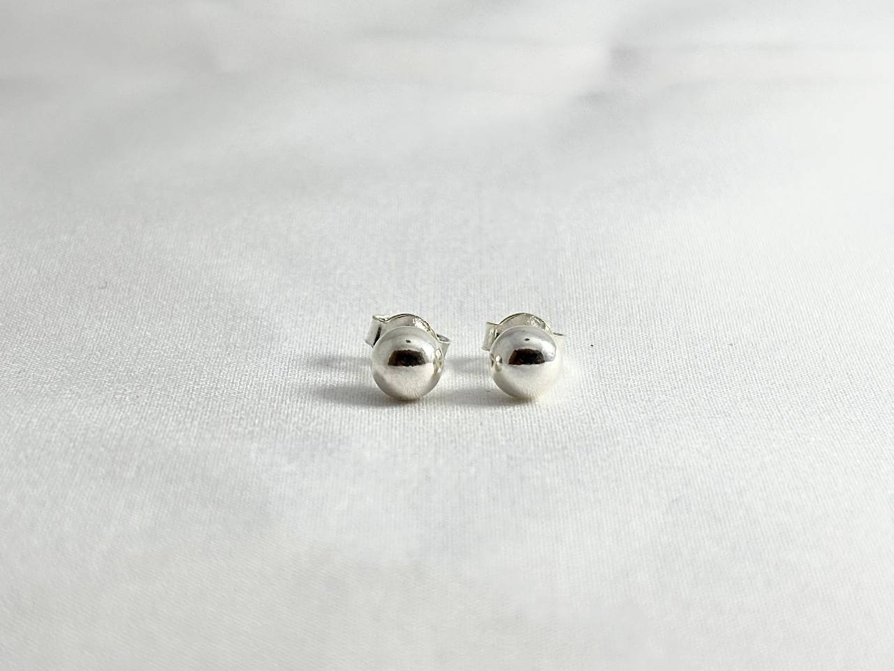 Aretes Minimalistas en Plata 925