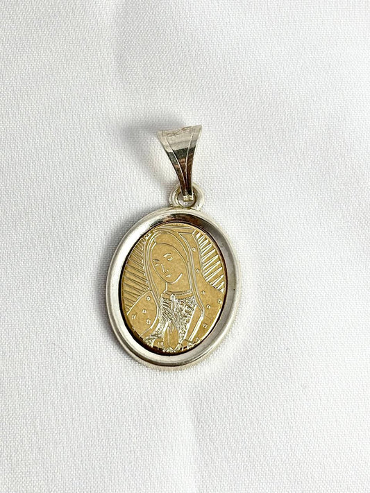 Dije de la Virgen de Guadalupe en Plata